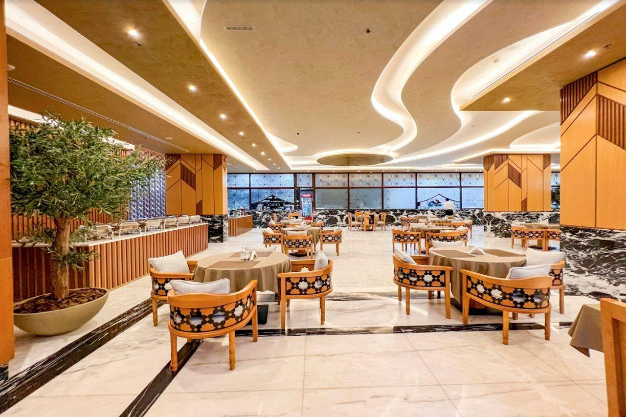 שארג'ה Luxe Grand Hotel Apartments מראה חיצוני תמונה The restaurant